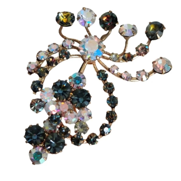 Vintage Austrian Crystals Brooch - Picture 12 of 12